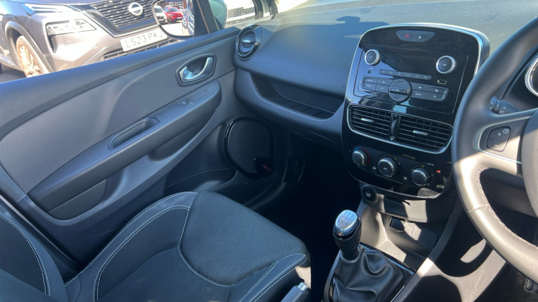 Renault Clio 0.9 TCE 75 Play 5dr Petrol Hatchback